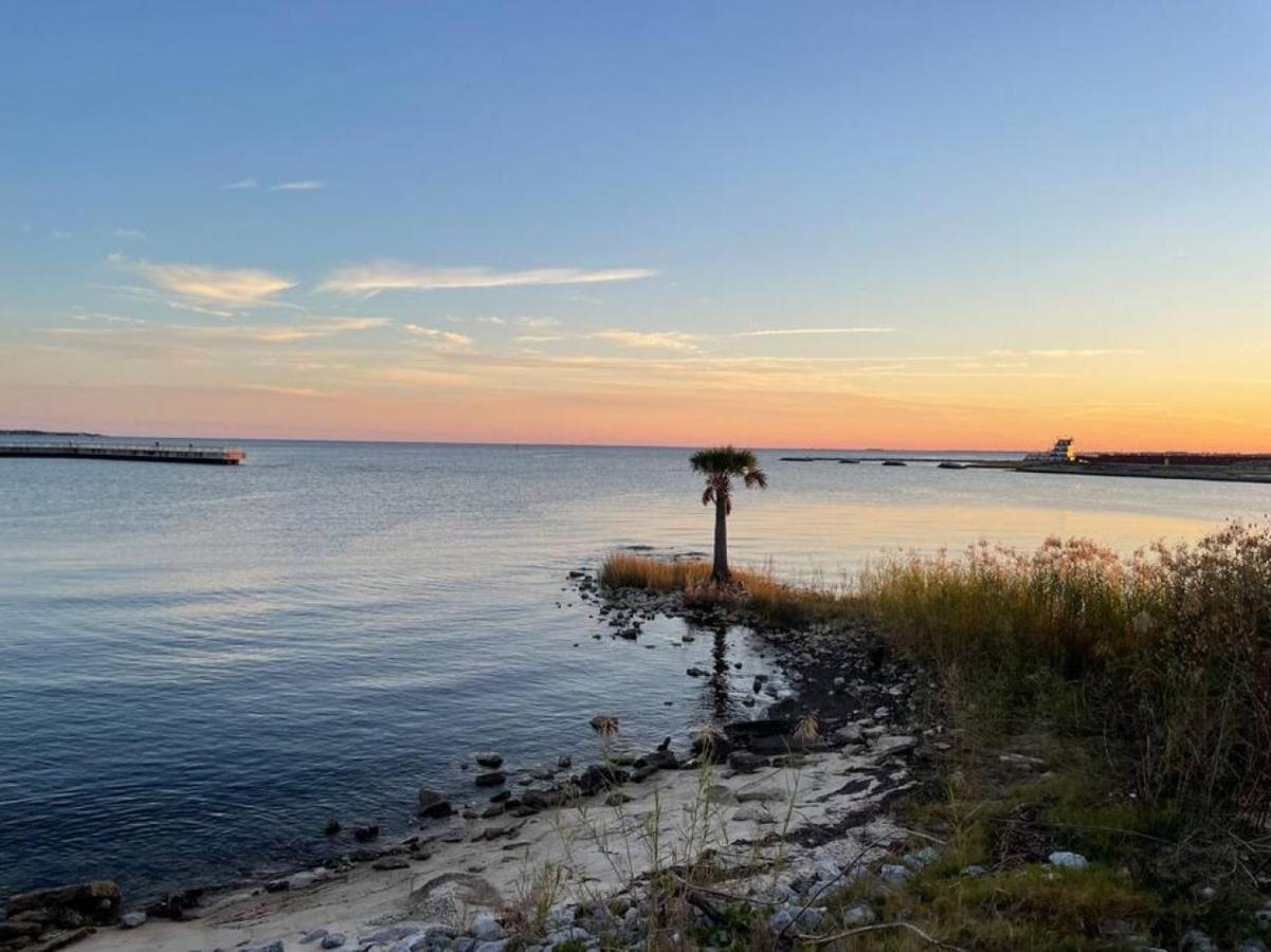 Walk To Downtown Seafood Market Bay Views Pensacola Luaran gambar